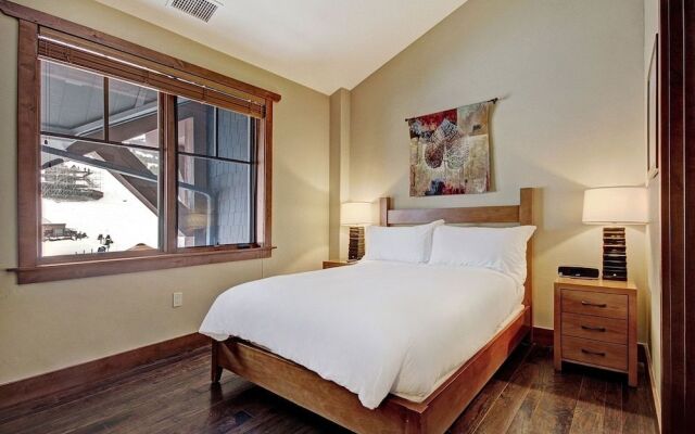 One Ski Hill Place S8501