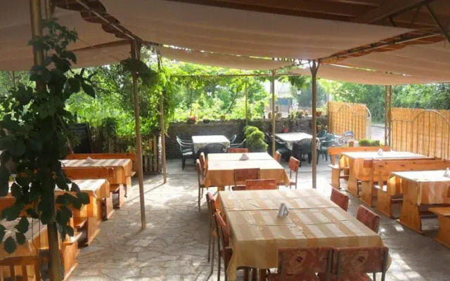 Varnata Family Hotel