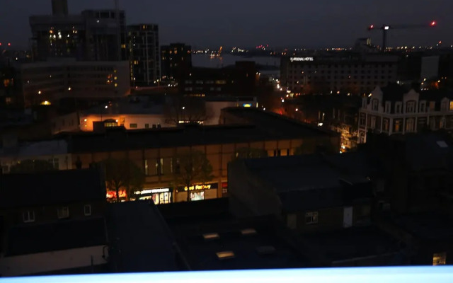 Beautiful 2 beds Woolwich Central Apt