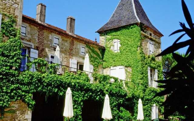 Wonderful location for weddings and parties by French château