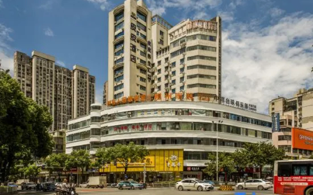 Pipi Hotel Chenzhou (Beihu District Bubu Gaoxin Tiandi Square)