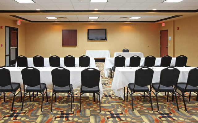 Holiday Inn Express Hotel & Suites Texarkana East by IHG