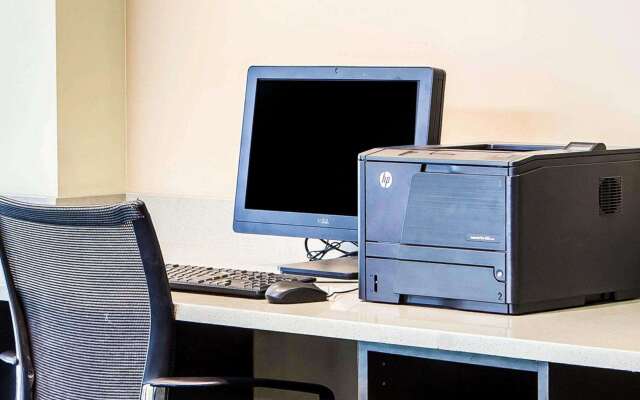 Quality Inn & Suites Peoria North