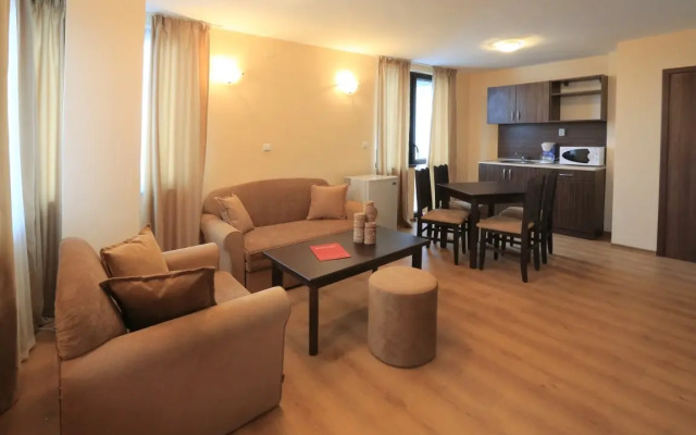 Royal Park - Half Board Hotel