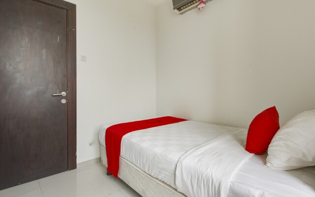 RedDoorz Apartment near Grand City Mall
