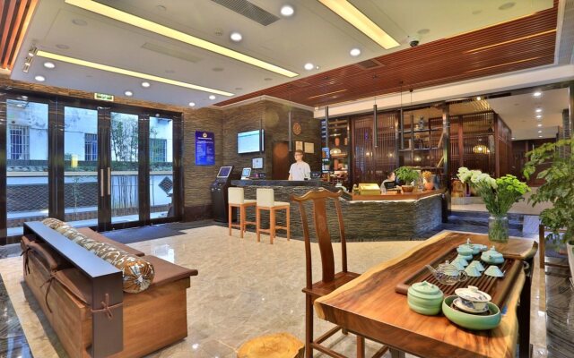 Nostalgia Hotel (West lake Hangzhou)