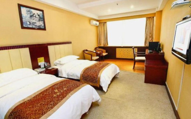 Zhonghuan Hotel