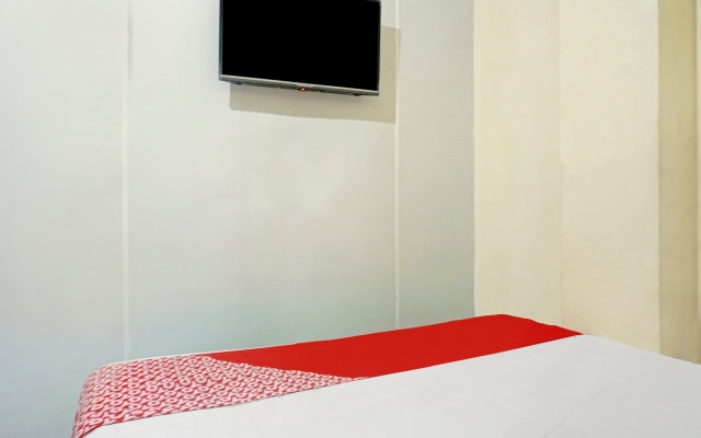 Super OYO 1868 J&b Room Pramuka