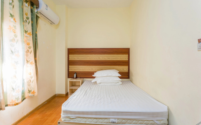 Fuhua Cards Hostel