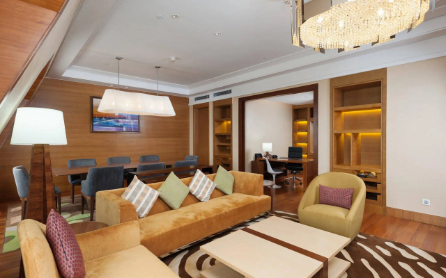 Holiday Inn Qingdao Expo