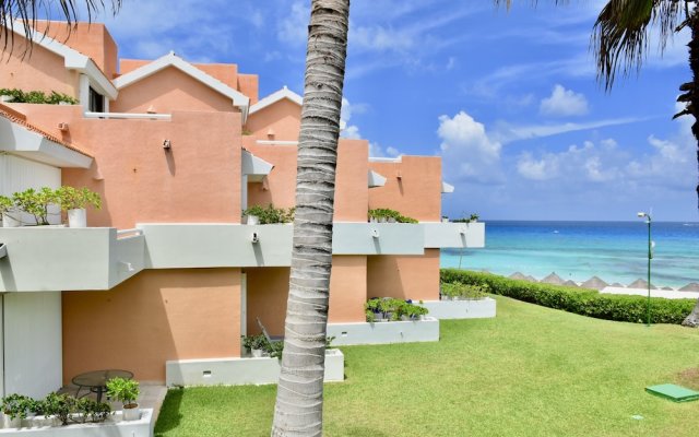 Villas Cancun by Casago