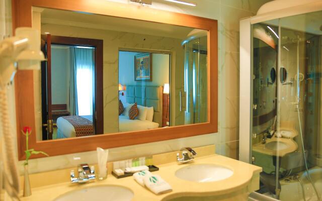 Swiss Inn Nexus Hotel