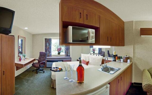 Microtel Inn and Suites Brunswick