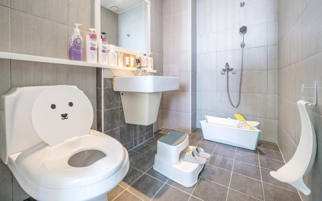 Ganghwa Hi Mom Kids Family Pension Black