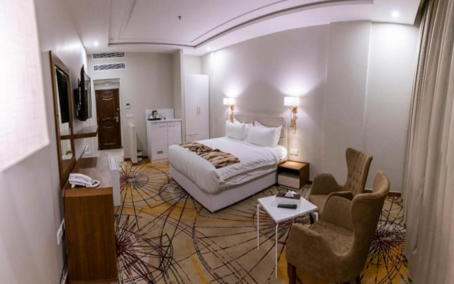 Seven Gardens Hotel