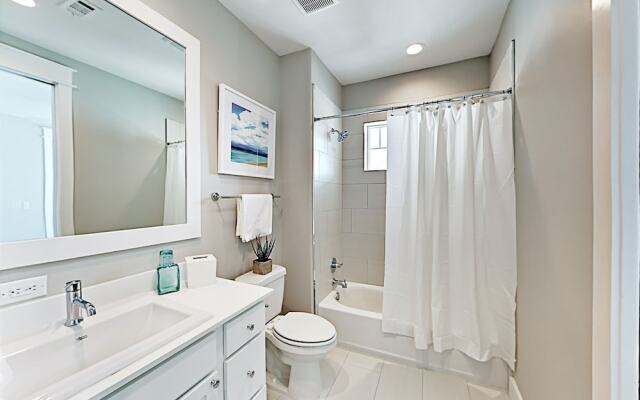 Luxe Waterfront #203 - 2 Br Villa