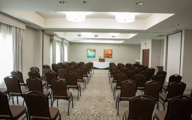 Holiday Inn Hotel & Suites Raleigh / Cary by IHG