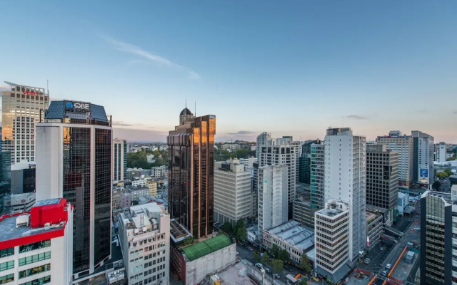 JHT - 1 BRM Apartment, Superb Central, Sky Tower view