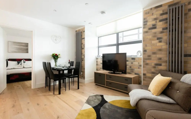 Platinum Apartment in Central Camden 9984