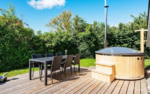 10 Person Holiday Home in Juelsminde-by Traum