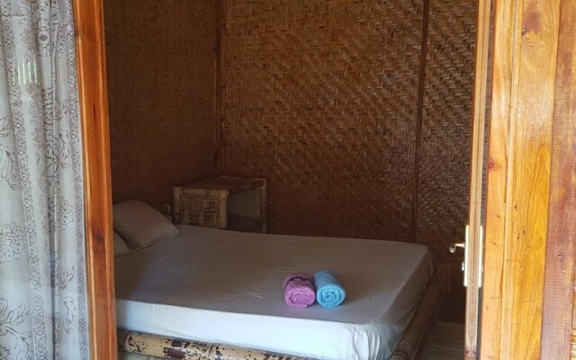 Wooden Paradise Home Stay - Hostel