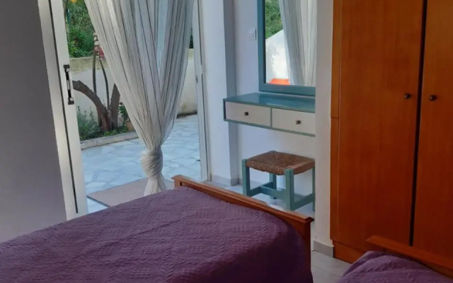 Renovated apartment in Adelianos Kampos