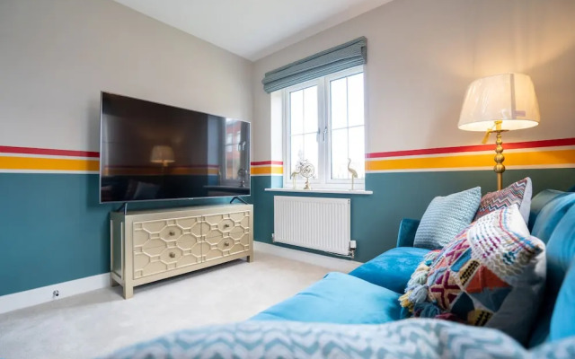 6 Bedroom New Build Detached House in Bicester