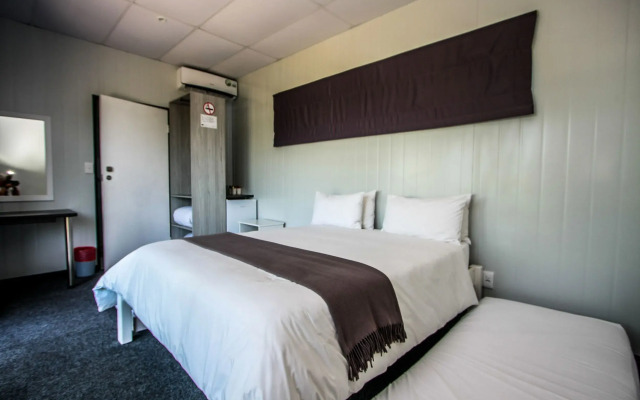 SleepOver Phabeni Gate