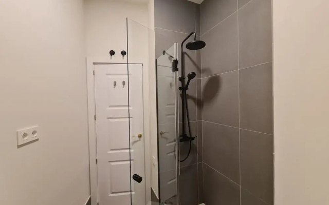 City Center Madrid Apartment With 2 Bedrooms