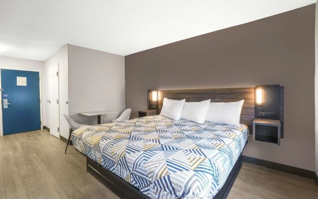 Studio 6 Duluth, GA - Near Gas South District