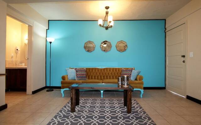 Parham Plaza Hotel