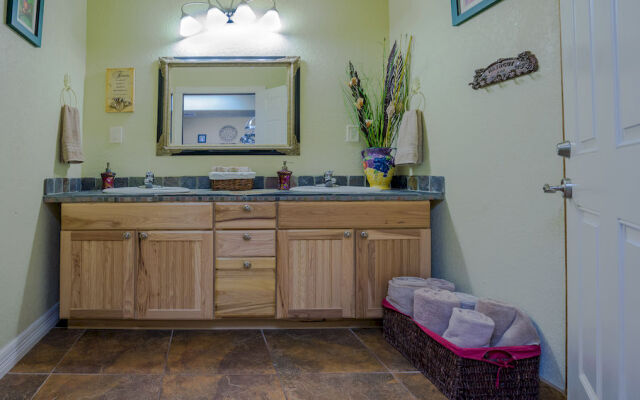 Canyon Lake Condos - Lakeview Vacation Rentals