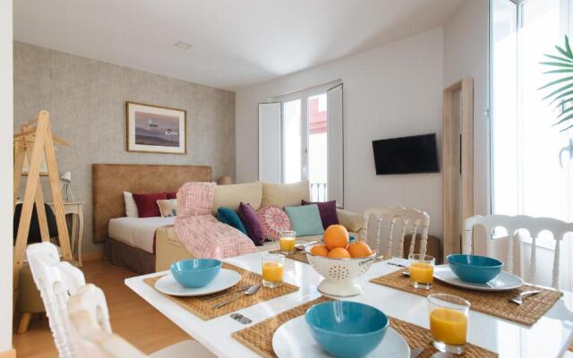 Hostly Acetres 2A-Penthouse in City Center-Fibre-Parking Opt