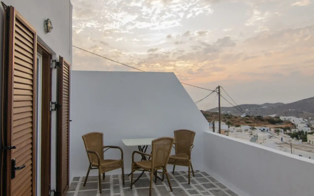 George & Irene Hotel