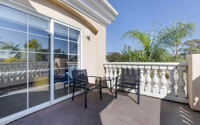Comfort Suites Oceanside Camp Pendleton Area