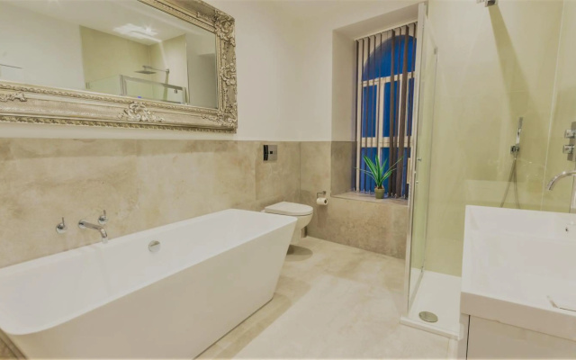 3 Bed- The Regency Suite