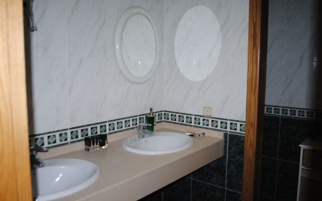 House - 4 Bedrooms with Pool and Sea views - 107739