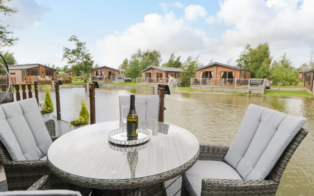 Loluke Lodge on The Lake