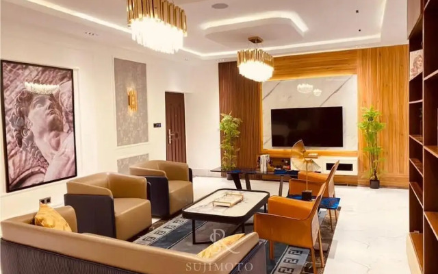Sujimoto AveMontaigne BananaIsland Ikoyi