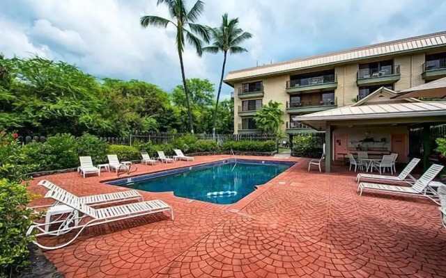 Kahaluu Bay Villas 304