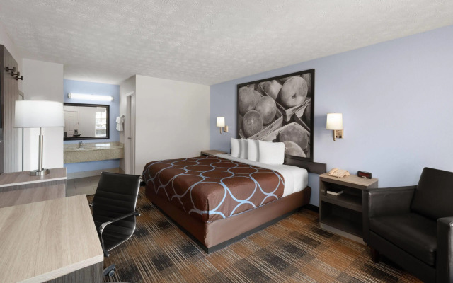 Super 8 by Wyndham Covington