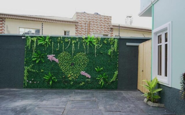 3H Villas Hotel & Luxury Apartment