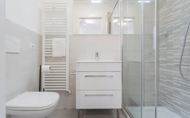 Pozzo Vertical Apartment With Garden and Parking by Rent all Como