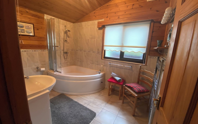 Loch Lomond Lodge 27, Rowardennan