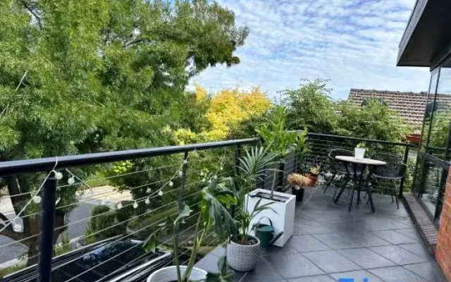 Lipscombe Mt Wellington view luxury house