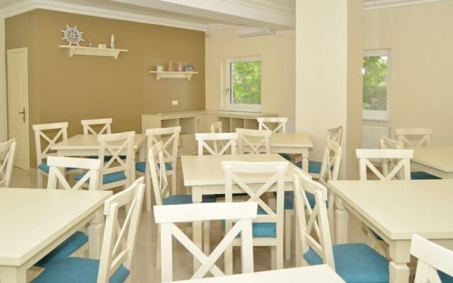 Mykonos Mamaia Boutique Villa