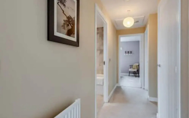 Family-friendly Getaway - Garden Parking Sleeps 7