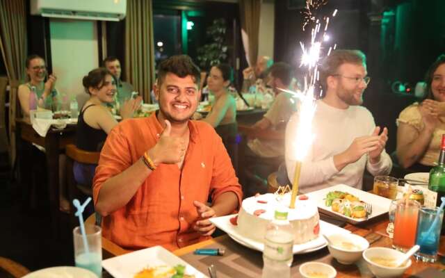 Oasis Party Cruise