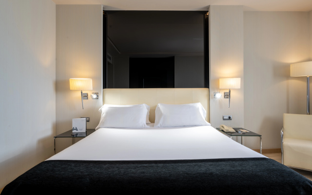 Hotel Maydrit Airport