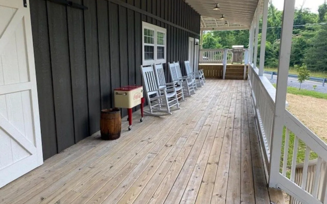 Greeter Falls Lodge Unit 2